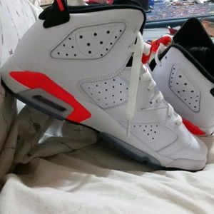 Nike air Jordan retro 6s white /infrared